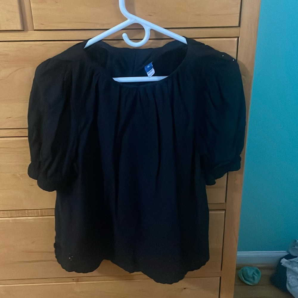 Scalloped Women’s Blouse